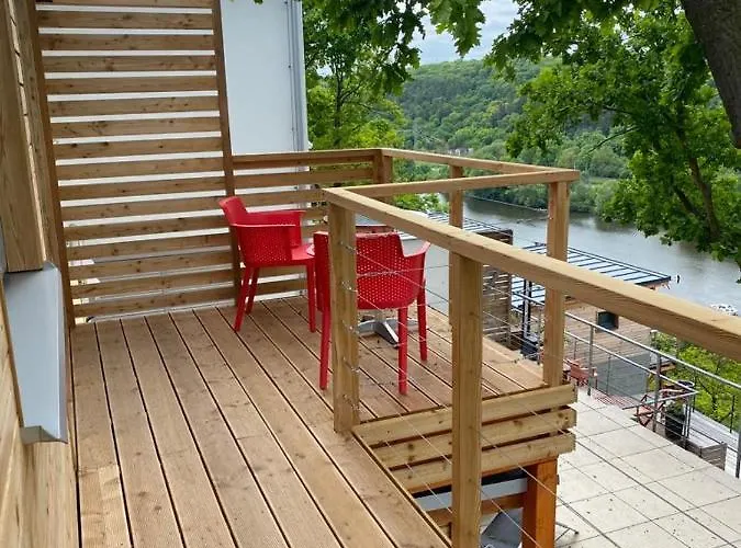 - E - Vyhlídka Nad řekou * Zdiby